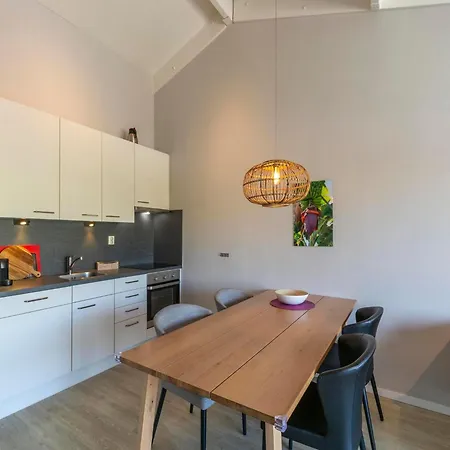 35 For 4 Guests, Callanstoog